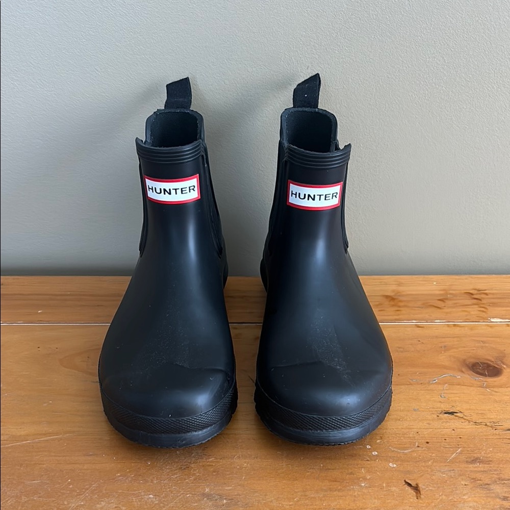 Hunter ✨ Chelsea Slip-On Rain Boots with Traction Soles